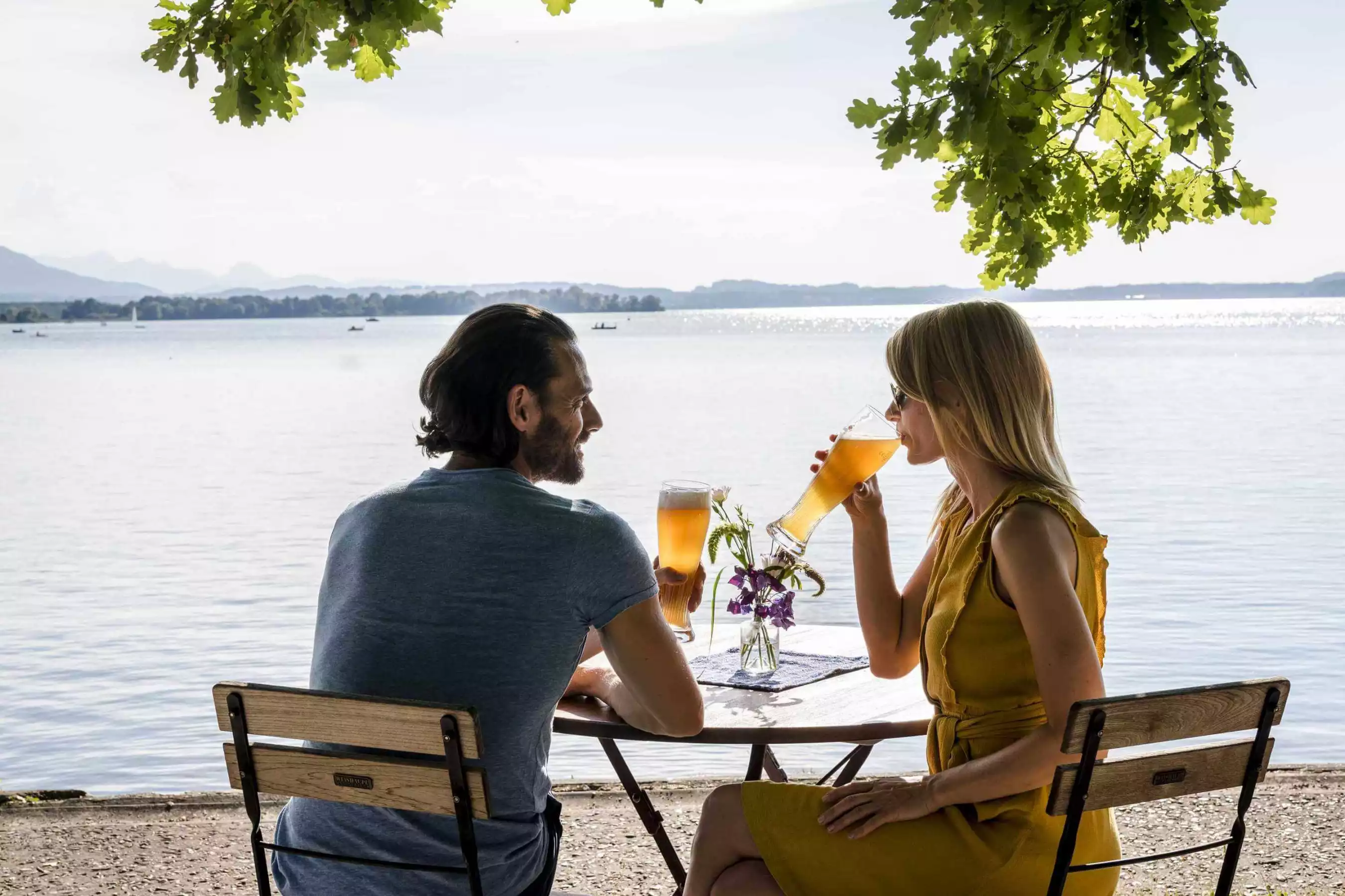 Sommer Sonne Wasserspaß SUP Boot fahren