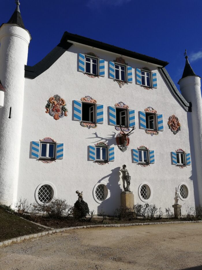Ferienwohnungen im Bonnschloessl-Bernau am Chiemsee-neue Fassade